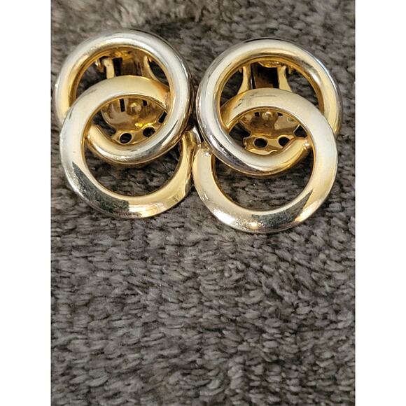 Gold Swirl Clip on Earrings - Picture 1 of 4
